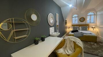 Double Room | Desk, laptop workspace, iron/ironing board, free WiFi