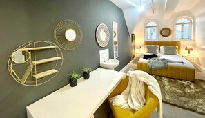 Double Room | Hallway - Molly Central House (Brighton)