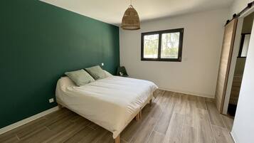 4 Schlafzimmer, Bügeleisen/Bügelbrett, Bettwäsche