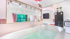 Basic Room, 1 Bedroom (Salanguiyeosin bineoseu(2cheung))