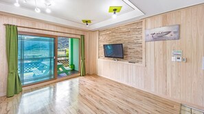 Basic Room, 1 Bedroom (Pungyouiyeosin lea) | Exterior