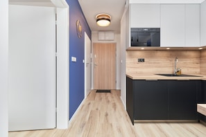 Apartamento, 1 habitación, balcón | Cocina privada | Lavavajillas y utensilios de cocina