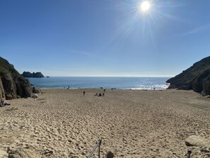 Una playa cerca