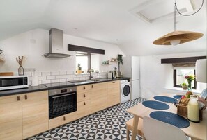 Fridge, microwave, oven, dishwasher
