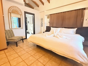 3 Schlafzimmer, Zimmersafe, Schreibtisch, Bügeleisen/Bügelbrett