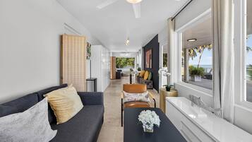 Televisio, pöytätennispöytä, stereot