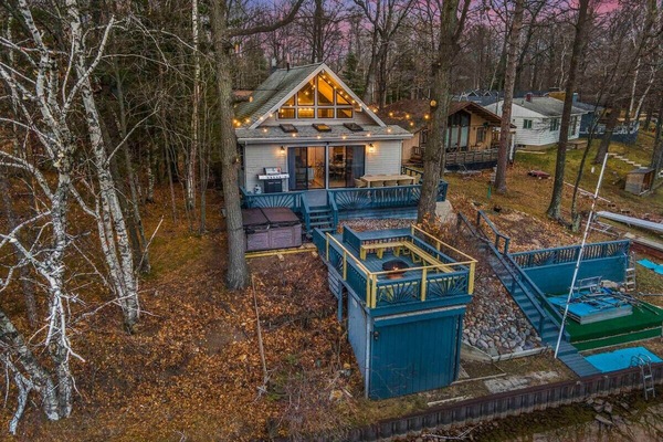 Enjoy the beauty of pure Michigan from our outdoor patios. Whether you’re in the mood to dine outside, enjoy a fire, play in the lake, or relax in the jacuzzi - this property has something for everyone in your party.