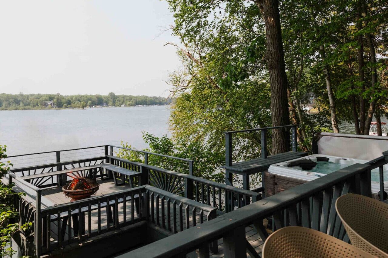 Tina de hidromasaje al aire libre