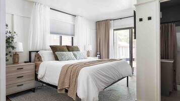 3 camere, una scrivania, ferro/asse da stiro, culla da viaggio