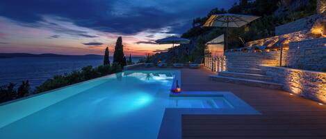 Piscine extérieure, piscine chauffée