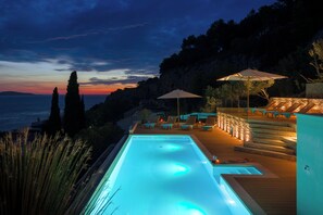Piscine extérieure, piscine chauffée