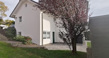 Neu eingerichtete gemütliche Ferienwohnung in ruhiger Lage