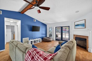 Smart TV, video games