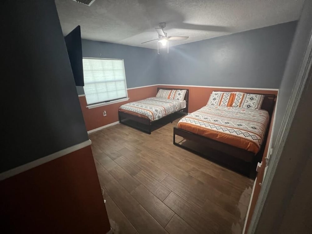 Big Pool, Yard & Pet friendly Bloomingdale Vrbo