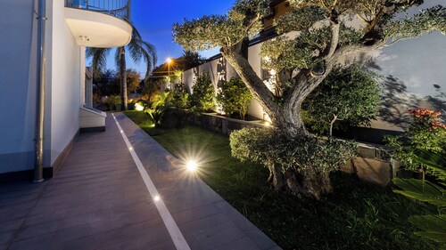 Zaffiro Lavico rooms Etna nature sea