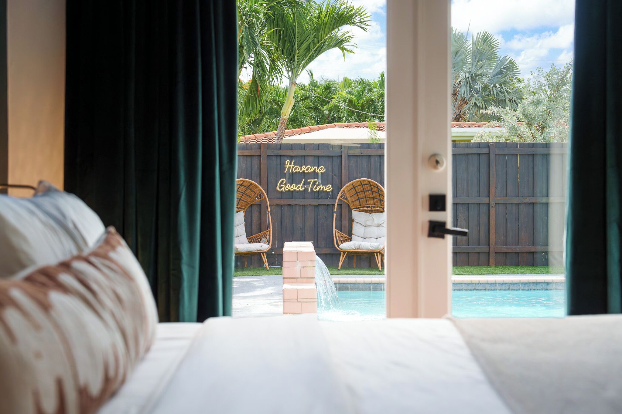 屋外プール、温水プール