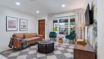 Smart-TV, videospill, fotballspill og bøker