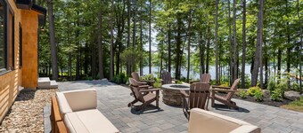 Cedar Lane Lodge - Luxury Lake House