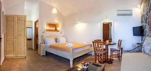1 bedroom, in-room safe, iron/ironing board, free WiFi