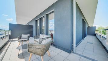 Premium Studio with Terrace. | Terrasse/Patio