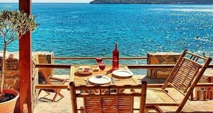 OLOUS: Spacy 1 Studio Plaka Beach Cottage