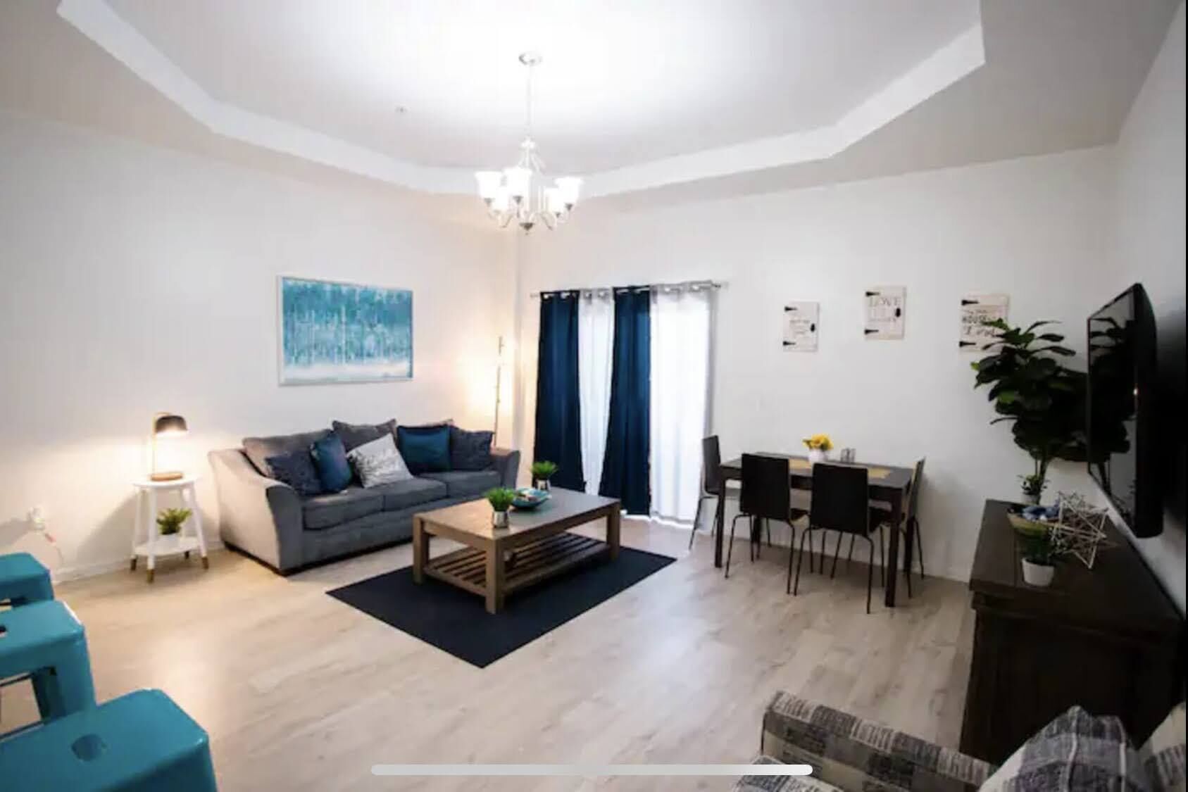 Miami Apartment, 7 mins airport, 20 min Beach