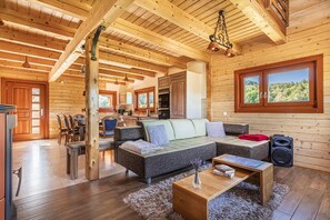 House | 2 bedrooms, Internet - House Of Nature With Sauna And Tents (Sentjur)