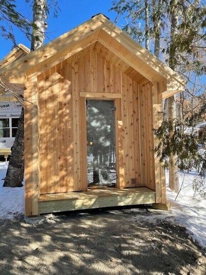 Lakefront Cabin - dock, beach, sauna, and views!