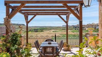 House | 4 bedrooms, Internet