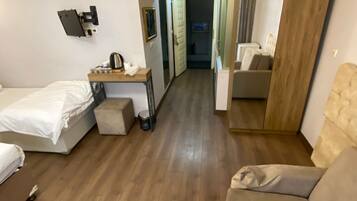 Deluxe Room | Free WiFi, bed sheets