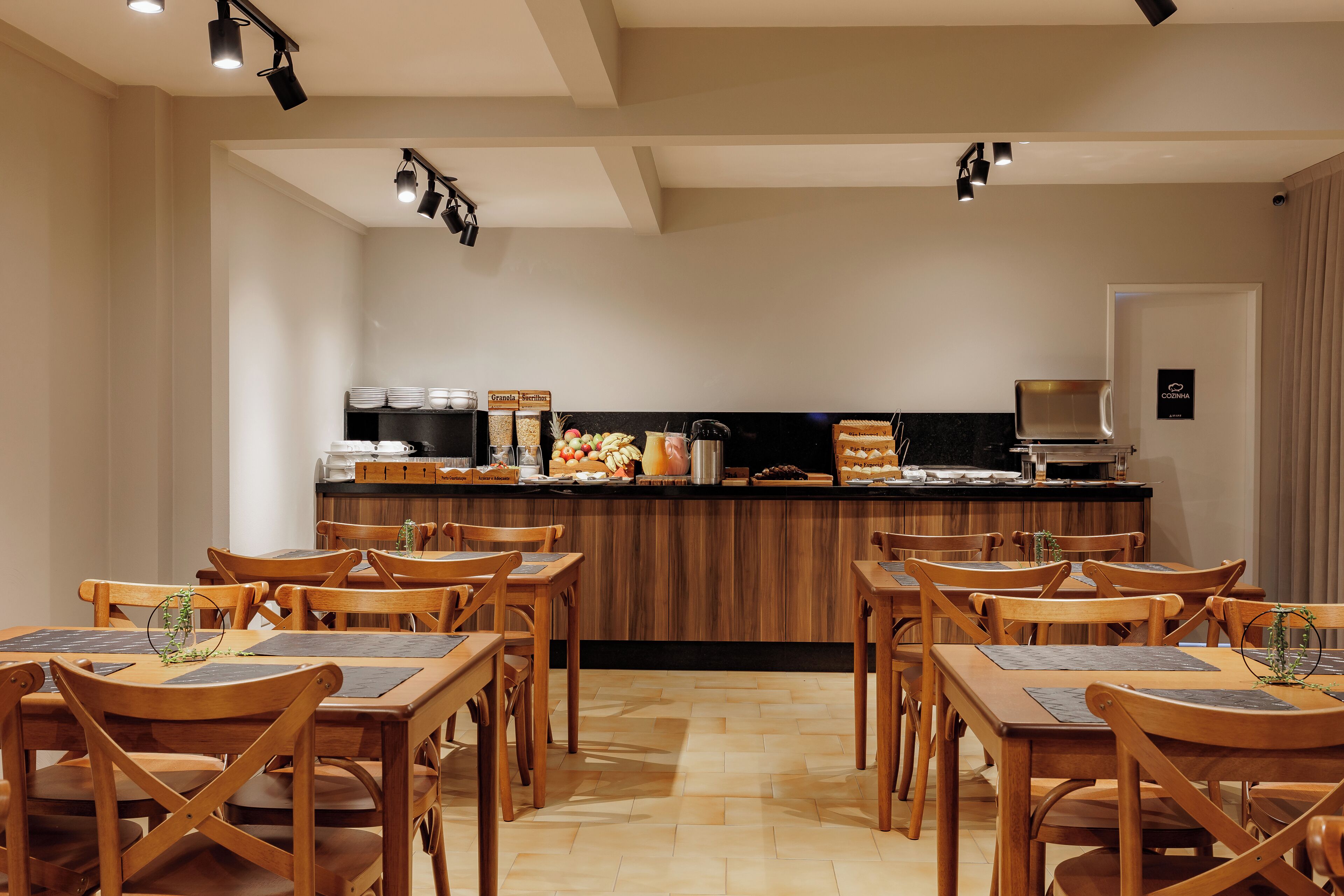 包含每日自助早餐