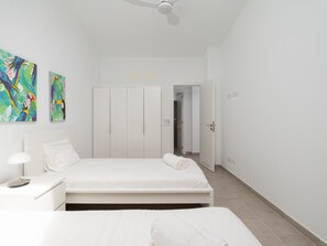 2 Schlafzimmer, Schreibtisch, Bügeleisen/Bügelbrett, kostenloses WLAN
