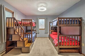 4 chambres, bureau, fer et planche à repasser, accès Internet