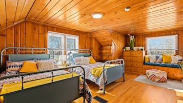 4 bedrooms, desk, iron/ironing board, travel cot