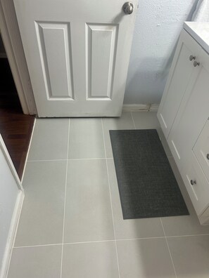 Interior - Smooth 2/2 Condo in Buckhead, centrally located! (Atlanta)