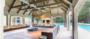 Smooth 2/2 Condo in Buckhead, centrally located!