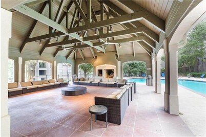 Smooth 2/2 Condo in Buckhead, centrally located!