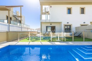 Piscina all'aperto, una piscina riscaldata