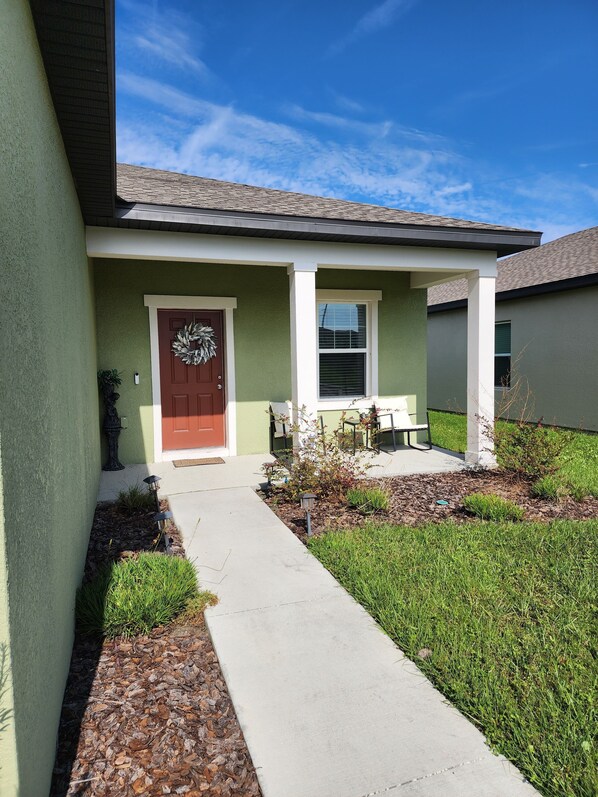 Exterior - Cozy, Home Away From Home! (Zephyrhills)