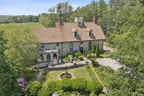 Exterior - Stunning Historic Maine Stone Castle (Bath)