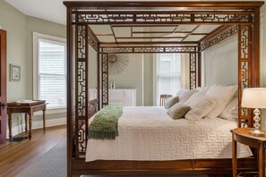 4 habitaciones, tabla de planchar con plancha, cuna de viaje y wifi 