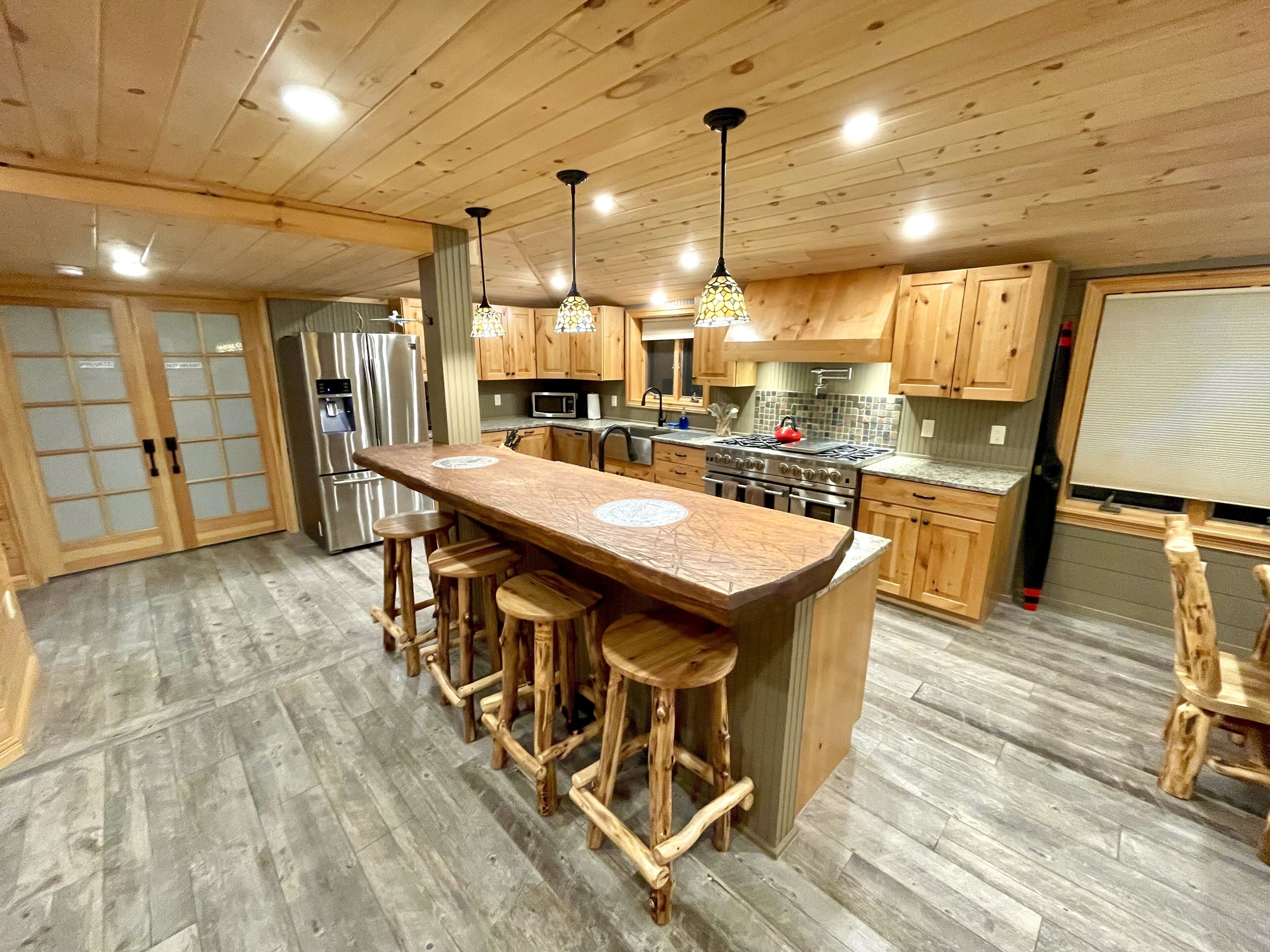 Luxury Cabin, 3 Bedrooms, Fireplace, Lake View | Private kitchen | Oven, stovetop, coffee/tea maker, toaster