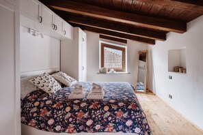 2 bedrooms, iron/ironing board, free WiFi, bed sheets - Elegance and comfort in an Alpine house for families or small groups (Roure)