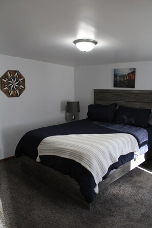 2 slaapkamers, een strijkplank/strijkijzer, wifi, beddengoed