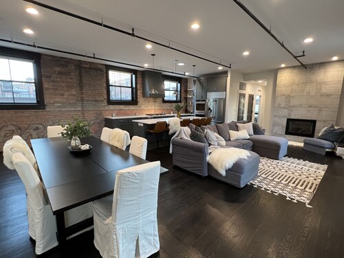 Premier penthouse  w Private Rooftop near Memorial Stadium & Pinnacle Arena!  