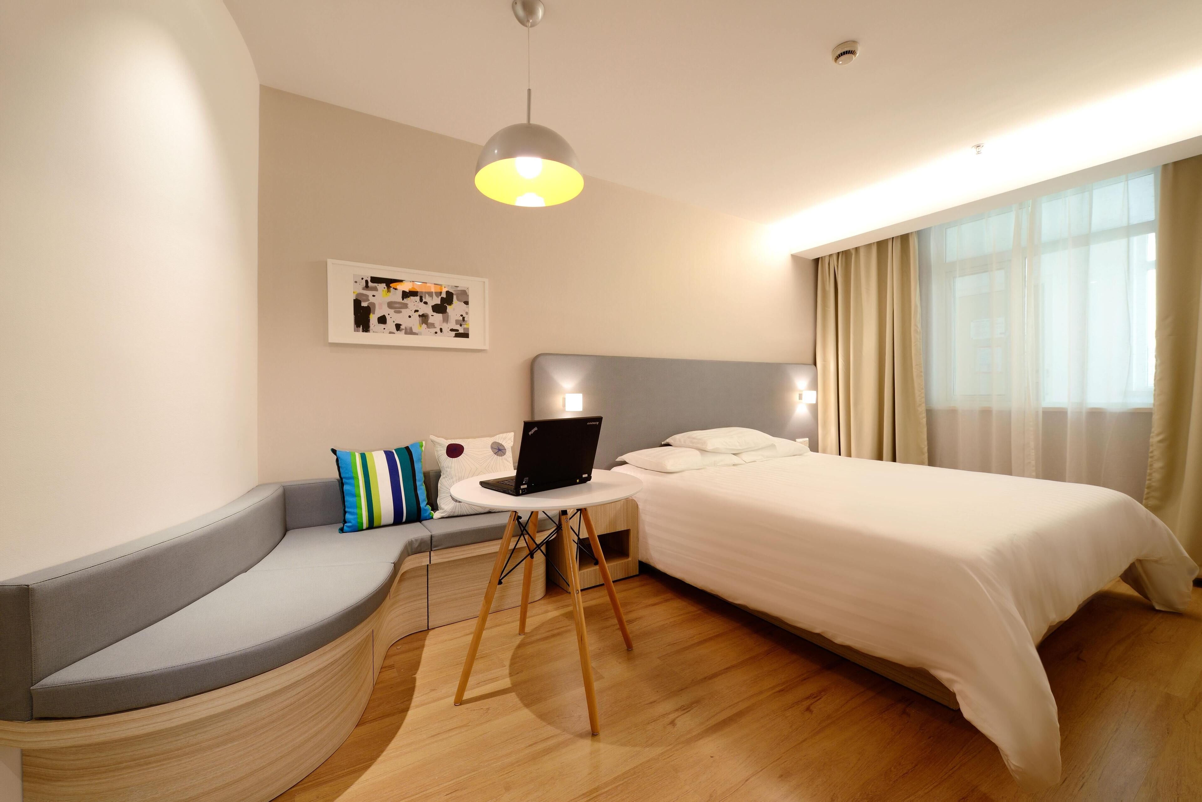 4 bedrooms, free WiFi, bed sheets