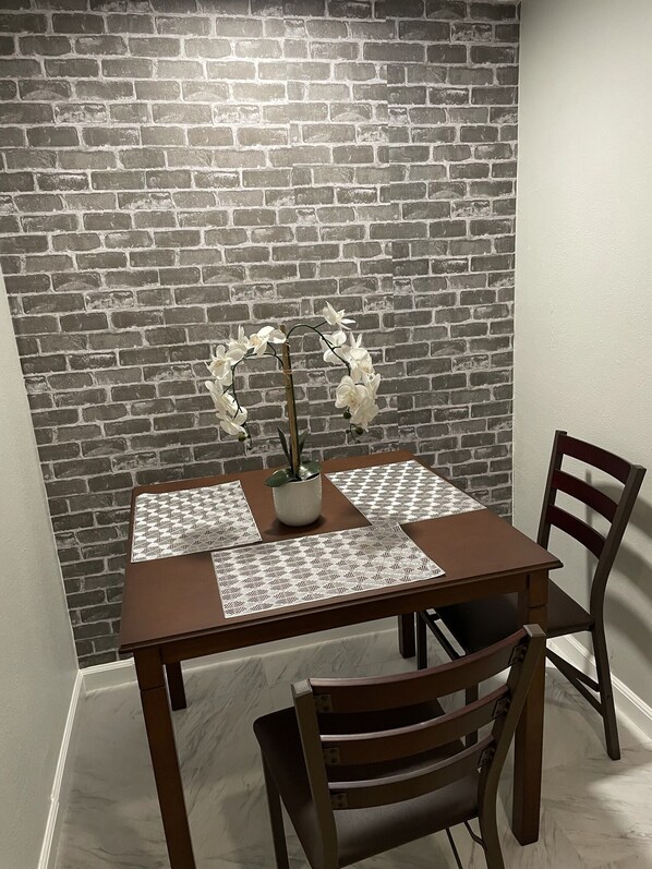 Dining - Lovely tiny private house in great safe neighborhood! with private yard for pets (Palmdale)