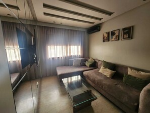 Smart TV - Oliva - 2 Bedrooms with rooftop swimming pool (Casablanca)