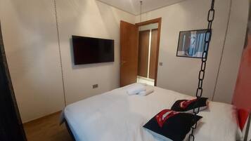 2 slaapkamers, een strijkplank/strijkijzer, gratis wifi, beddengoed