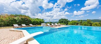 Pool Villa Angela Whirlpool